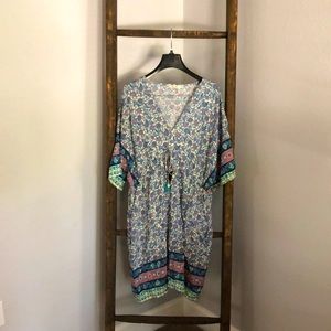 Patterned dress with adjustable waist tie